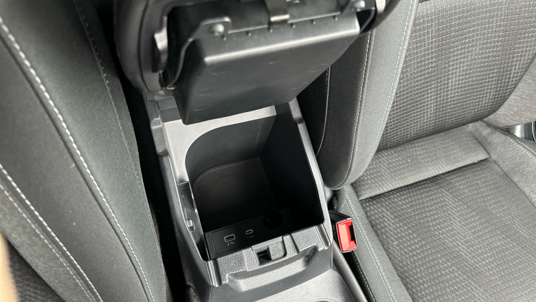 Nissan Qashqai 1.3 DiG-T MH N-Connecta 5dr Petrol Hatchback